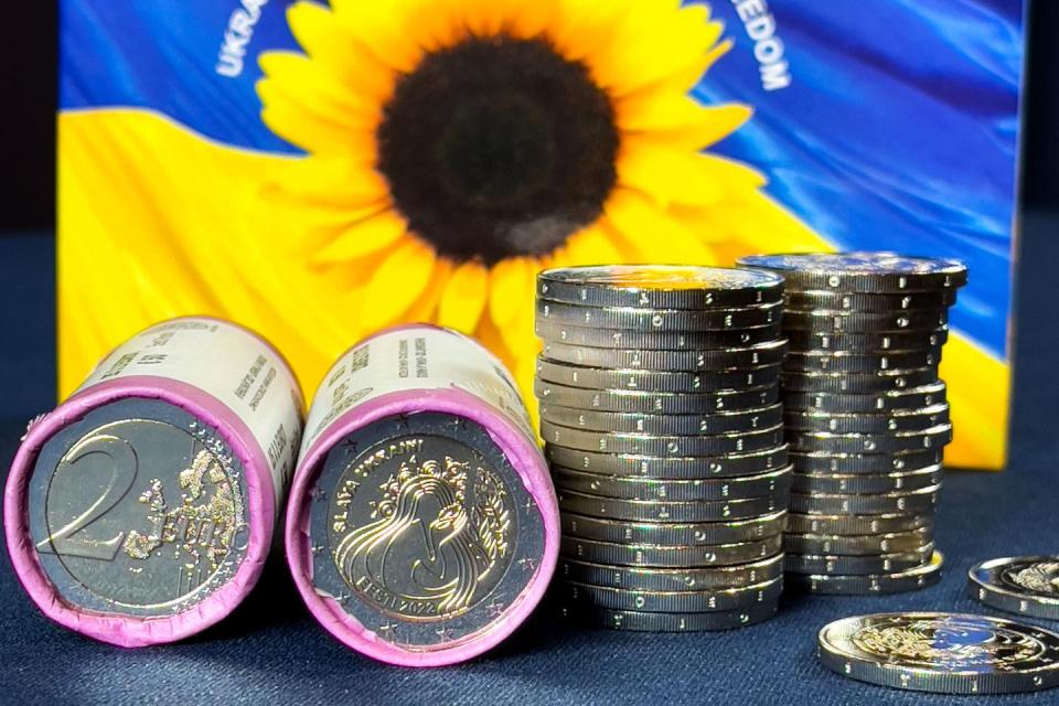 2 euro coins